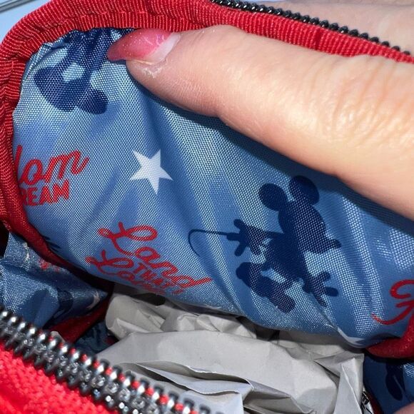 Disney X Lug Patriotic Mickey Convertible Crossbody/Belt Bag - Picture 7 of 11